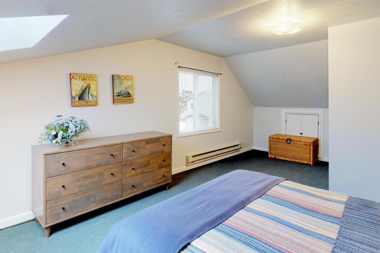 Newport'S Cypress Oceanview Home Buitenkant foto